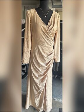 Elegant Long Sleeve Ruched Women’s Dress in Champagne
